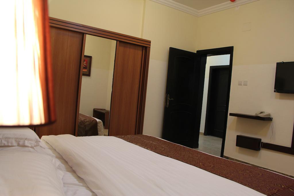 Platinum Express Hotel Suites 3*
