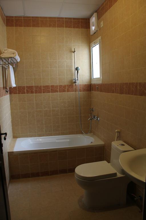 Platinum Express Hotel Suites 3*